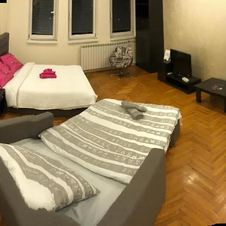 Arena West View Apartment Belgrade